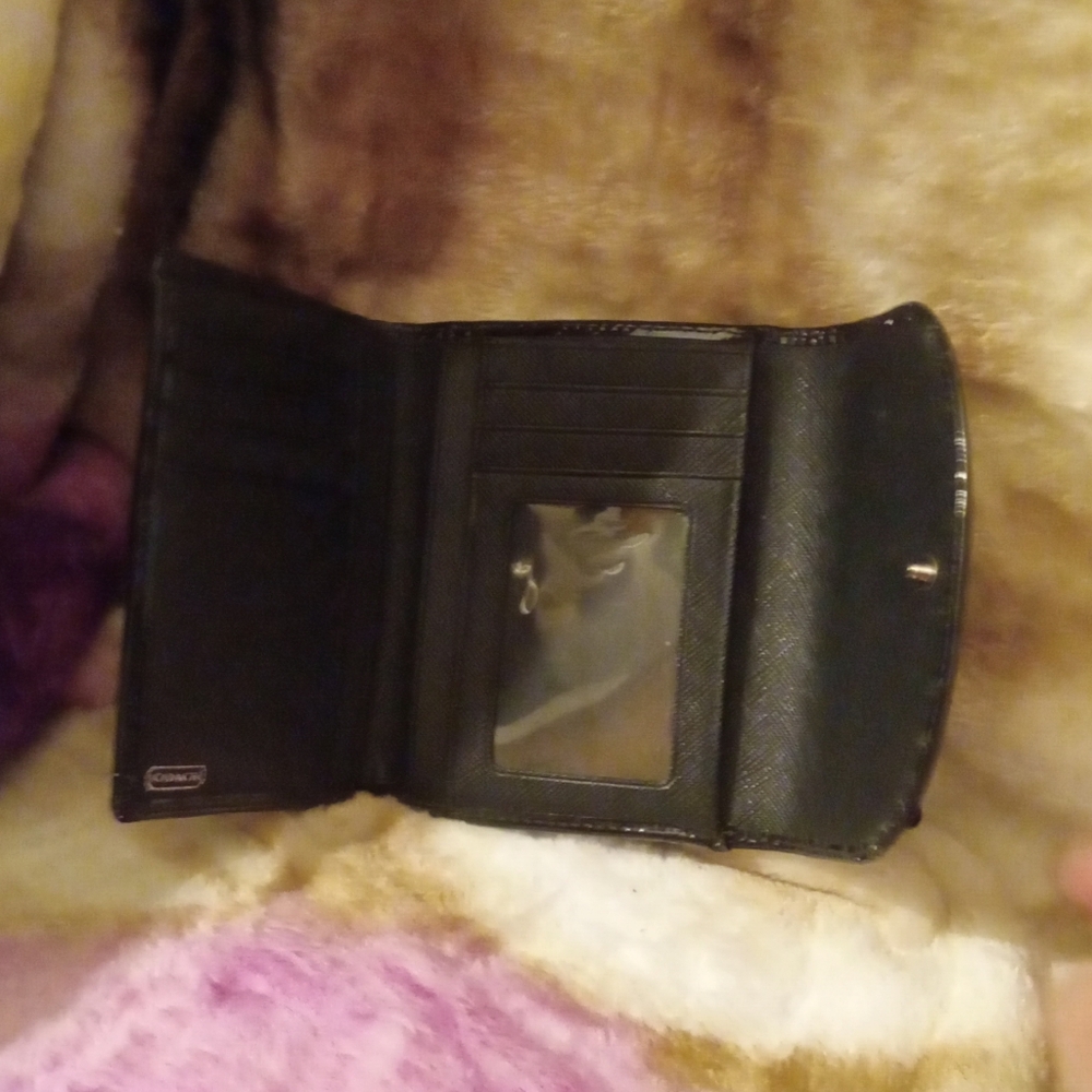 Coach Madison Op C Black Patent Leather Bi-fold Wallet With Gold Accents EUC - Picture 5 of 13